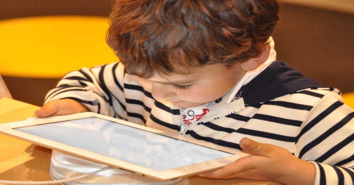 Niños digitales con coeficiente más bajo: Efecto Flynn